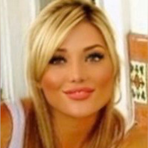 Meet your Posher, Camille - Picture 2 of 4